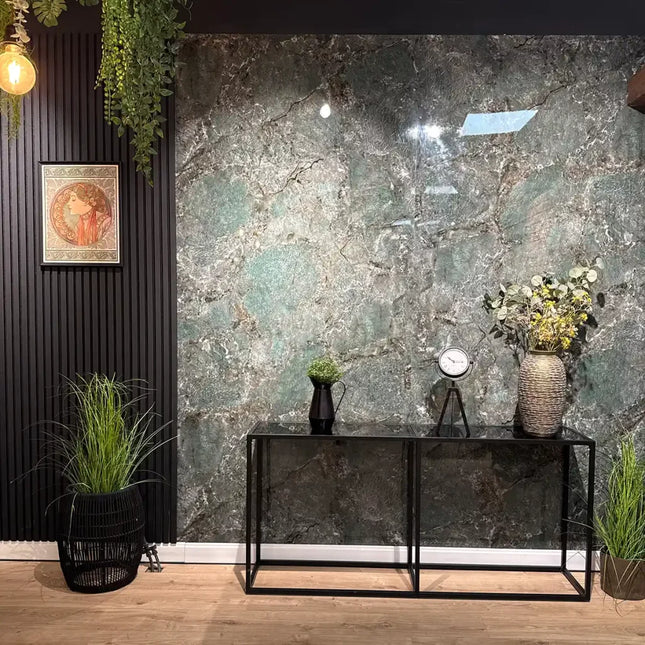 Smaragdgrün – PVC Wandpaneel in Marmoroptik
122x260x0.3cm