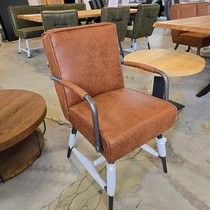 Stuhl Belmonte mit Lehne Cognac